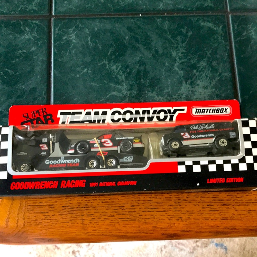 Nascar Goodwrench Racing Team Convor by Matchbox